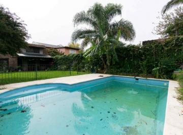 Casa · 172m² · 6 Ambientes · 1 Cochera · Casa en Vta 6amb. Jdin, Pileta, Galeria C/parrilla