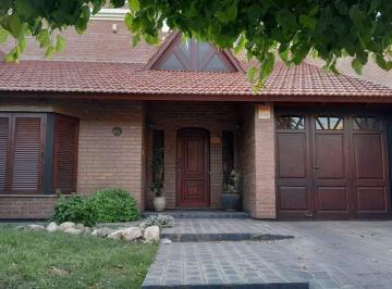 Casa · 295m² · 5 Ambientes · En Venta Casa 4 Dor. B°palermo Costanera C/pileta