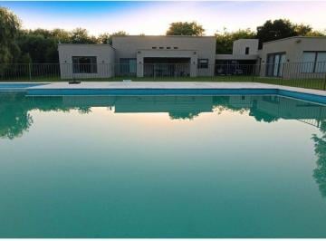 Casa · 408m² · 7 Ambientes · 2 Cocheras · Venta Casa 7 Ambientes Chacras de Open Door 7000 m²