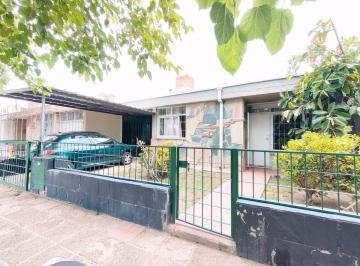 Casa · 142m² · 4 Ambientes · 3 Cocheras · Venta Casa Barrio Batalla del Pilar Godoy Cruz