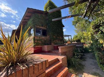 Casa · 565m² · 6 Ambientes · 2 Cocheras · Se Vende Casa en Chacras de Coria