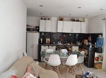 Casa · 129m² · 5 Ambientes · Casa + Depto 2 Ambientes en Ballester Oportunidad