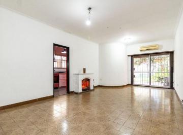 Casa · 158m² · 5 Ambientes · 1 Cochera · Casa 5 Amb Lote Propio Jardín Quincho Cochera