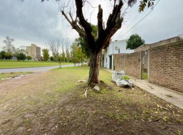 Terreno , La Plata · Lote en Venta, con Casa a Demoler, Apto Desarrollo, La Plata