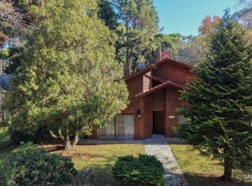 Casa de 4 ambientes, Cariló · Venta Casa 4 Ambientes con Quincho | Cariló | Santamarina