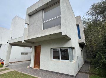 Casa de 7 ambientes, Córdoba · Vendo Dúplex en Housing - Arguello (A m. de Recta Martinoli