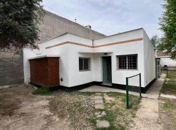 Casa · 40m² · 2 Ambientes · 1 Cochera · Casa - Cipolletti