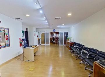 Oficina comercial · 228m² · 1 Cochera · Oficina en Centro, Piedras y Avda. de Mayo 228 m² Cochera Fija Real Oportunidad de Inversion
