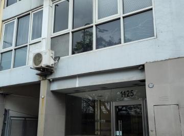 Departamento de 1 ambiente, Constitución · Monoambiente con Patio 400.000 Uade Uai