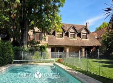 Casa · 594m² · 9 Ambientes · 3 Cocheras · Gran Casa con 6 Dorm. + Dependencia + Quincho