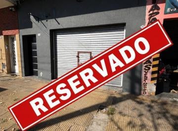 Local comercial · 28m² · Alquiler Local Comercial – Lomas del Mirador – Excelente Ubicación