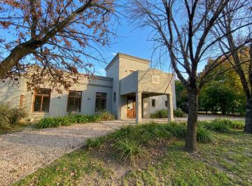 Hotel · 680m² · 13 Ambientes · 4 Cocheras · Hotel en San Antonio de Areco