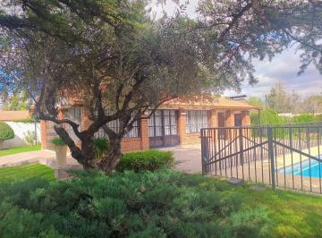 Casa · 90m² · 5 Ambientes · 2 Cocheras · Casa en Coquimbito