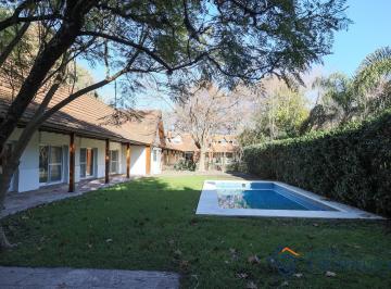 Casa · 400m² · 4 Dormitorios · 2 Cocheras · Casa Reciclada en Las Antiguas Caballerizas de San Jorge Village
