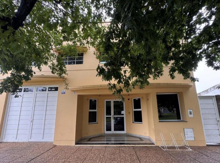 Local comercial · 329m² · 4 Ambientes