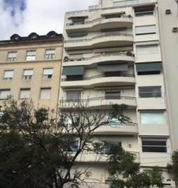 Departamento · 252m² · 6 Ambientes · 2 Cocheras · Reciclado Tipo Foa, Espectacular Vista Sobre La Plaza San Martin de Tours