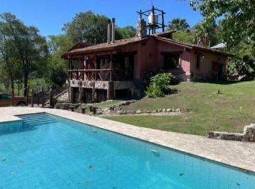 Casa · 250m² · 4 Ambientes · 4 Cocheras · Casa en Alquiler Totalmente Amoblada en La Granja