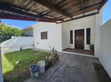 Casa · 82m² · 4 Ambientes · 1 Cochera · Casa en Venta en Empalme