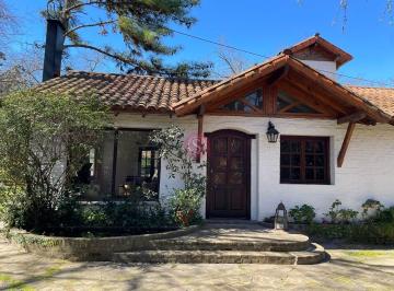 Casa · 180m² · 6 Ambientes · Casa Chalet en Venta en Mapuche Country Club, Pilar, G. B. a. Zona Norte