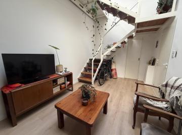 PH · 68m² · 4 Ambientes · Hermosos PH con Local a La Calle!