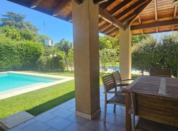 Casa · 212m² · 4 Ambientes · 5 Cocheras · Casa Chalet en Venta en Mapuche Country Club, Pilar, G. B. a. Zona Norte