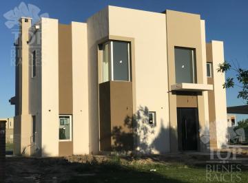 Casa · 220m² · 6 Ambientes · 1 Cochera · Casa en El Canton - Islas