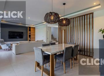 Casa · 215m² · 5 Ambientes · 4 Cocheras · Casa 5 Ambientes en Venta en Barrio Privado El Rebenque Canning