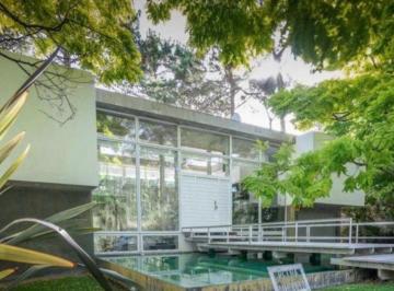 Casa de 4 ambientes, Cariló · Casa Moderna en Cariló con Vista Al Golf, con Piscina Climatizada y Losa Radiante