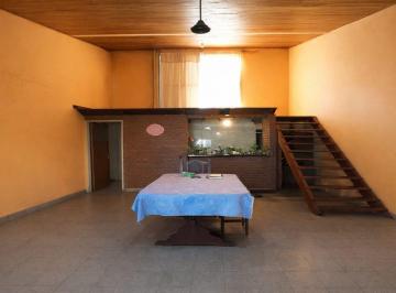 Casa · 86m² · 4 Ambientes · 4 Cocheras · Oportunidad Casa con Cocheras Santo Tome