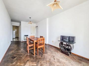 Departamento · 53m² · 4 Ambientes · Venta - Departamento de 2 Dorm. con Cocina Independiente, Centro - Rosario