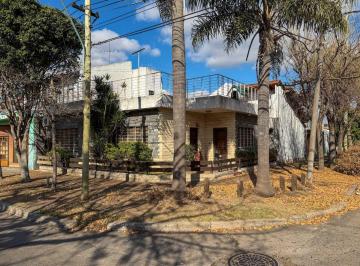 Casa · 165m² · 4 Ambientes · 1 Cochera · Venta Casa 4 Amb Cochera Jardin Pileta Castelar