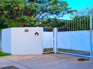 Casa · 330m² · 4 Ambientes · 8 Cocheras · Venta Casa Quinta Finaciacion en San Rafael
