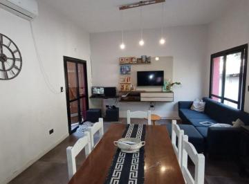 Casa · 140m² · 4 Ambientes · 2 Cocheras · Venta Casa 2 Dorm Unquillo 4 Cuadras de Av San Mar