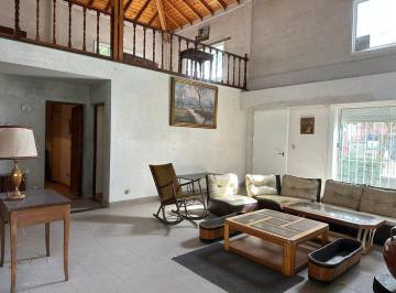Casa · 220m² · 4 Ambientes · 3 Cocheras · Venta Casa Quinta 4 Amb Inversor Pilar Gran Lote