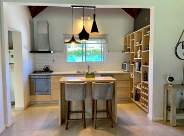 Casa · 128m² · 4 Ambientes · 1 Cochera · Venta Casa 4 Amb B. Cerrado - Apto Credito, Pilar