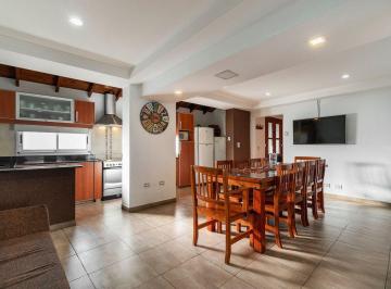 Casa · 180m² · 6 Ambientes · 2 Cocheras · Casa Venta Quilmes 5 Ambientes Jardin Apta Credito