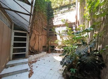 Casa · 180m² · 6 Ambientes · 1 Cochera · Casa a Reciclar en Venta La Plata U/c1