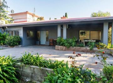Casa · 398m² · 5 Ambientes · 1 Cochera · Venta Casa 5 Amb Lote 2350 m² Loma Verde Pileta