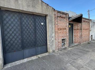 Casa · 100m² · 3 Ambientes · 1 Cochera · Casa en Venta en Valentin Alsina a Refaccionar