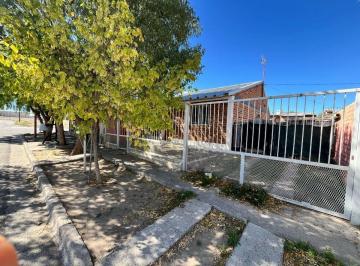 Casa · 147m² · 4 Ambientes · 1 Cochera · Casa en Venta C200 Bis Apta Credito Roca