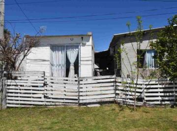 Casa · 50m² · 5 Ambientes · 1 Cochera · Tres Casas Generando Renta en Venta en El General