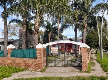 Casa · 63m² · 3 Ambientes · 1 Cochera · Casa en Venta de 3 Ambientes con Jardin en Pilar - Permuta y Apto Credito!