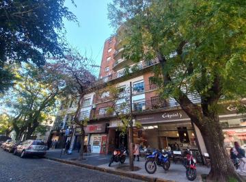 Departamento de 2 ambientes, San Isidro · San Isidro Dto. 2 Ambientes, Frente, Balcón, a m. a Av Centenario, Próximo a Estación San Isidro.