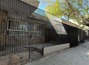 Casa de 8 ambientes, Ciudad de Mendoza · Casa en Cuarta Sección Este — Mendoza Capital