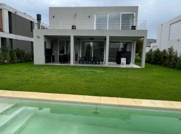 Casa de 5 ambientes, Tigre · Impecable Casa en Alquiler Temporal en El Barrio Los Carpinchosl! 3 Dorm., Playroom y Pileta
