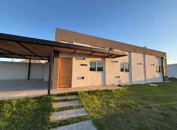 Casa · 65m² · 3 Ambientes · 2 Cocheras · Casa en Venta en Bragado a Estrenar