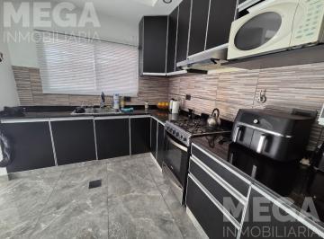 Casa · 85m² · 4 Ambientes · 1 Cochera · Vicegobernador Luis Chaile Al 1800. Casa en Venta