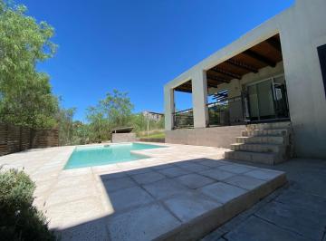 Casa · 482m² · 4 Ambientes · 2 Cocheras · Casa en Chacras de Coria
