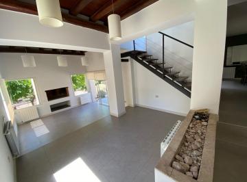 Casa · 482m² · 4 Ambientes · 2 Cocheras · Casa en Chacras de Coria