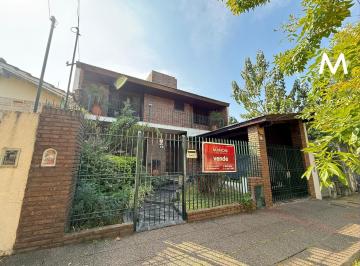 Casa · 233m² · 5 Ambientes · 2 Cocheras · Apto Crédito - Casa en Venta de 5 Ambientes con Cochera - Villa Ballester